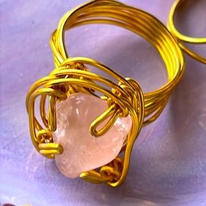 🎄SALE 3/$9🎄HANDMADE NATURAL RAW QUARTZ GEMSTONE GOLD TONE WIRE RING